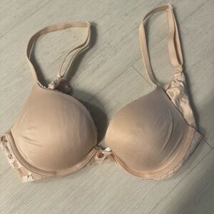 Victoria’s Secret Smooth & Lace Lightly Lined Demi Bra